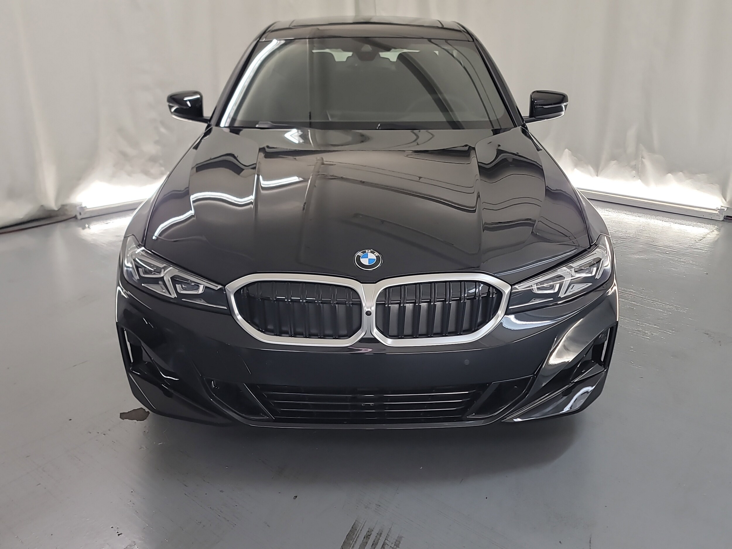 2025 Bmw 330i photo 2