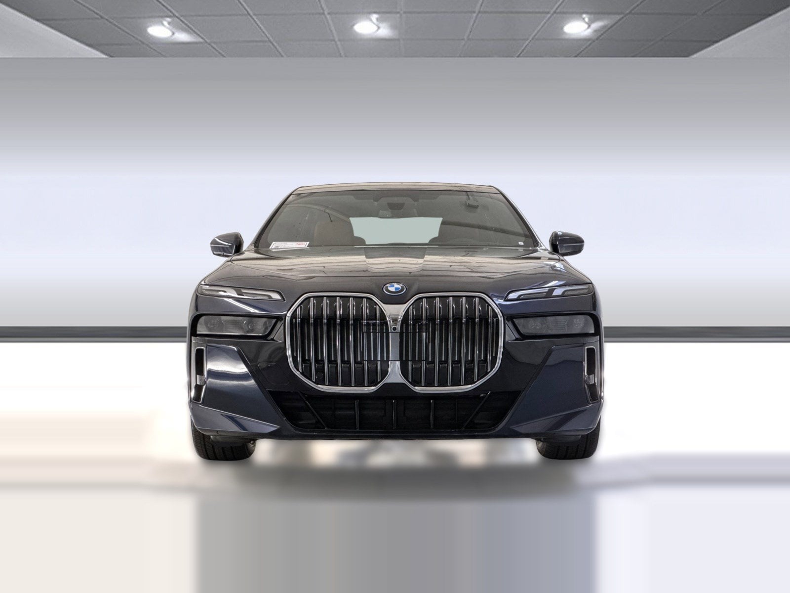 2026 BMW 7 Series 750e - Photo 6