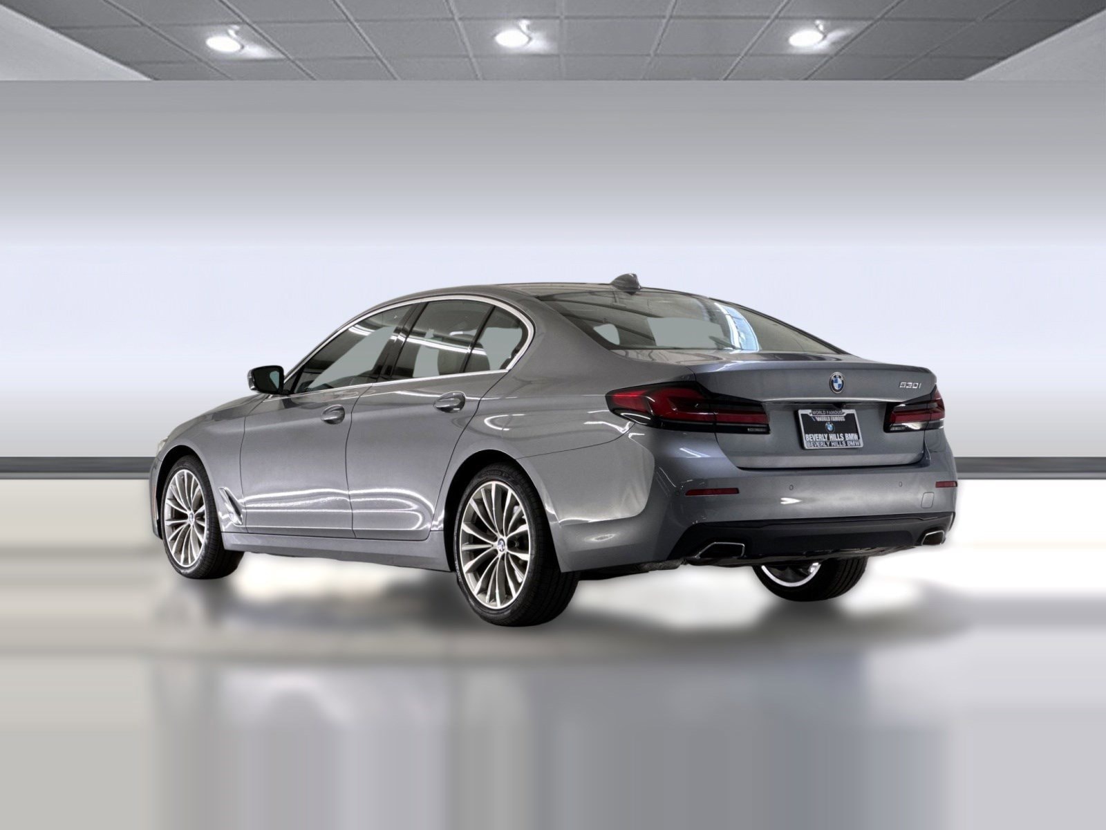 2023 BMW 530i photo 2