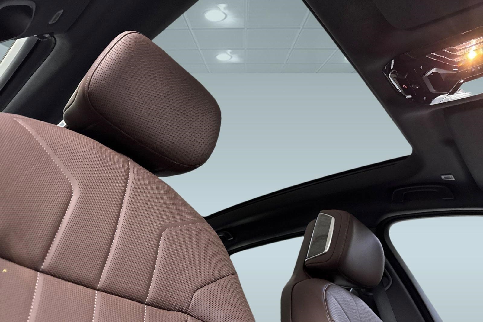 2025 BMW 7 Series 760i - Photo 15