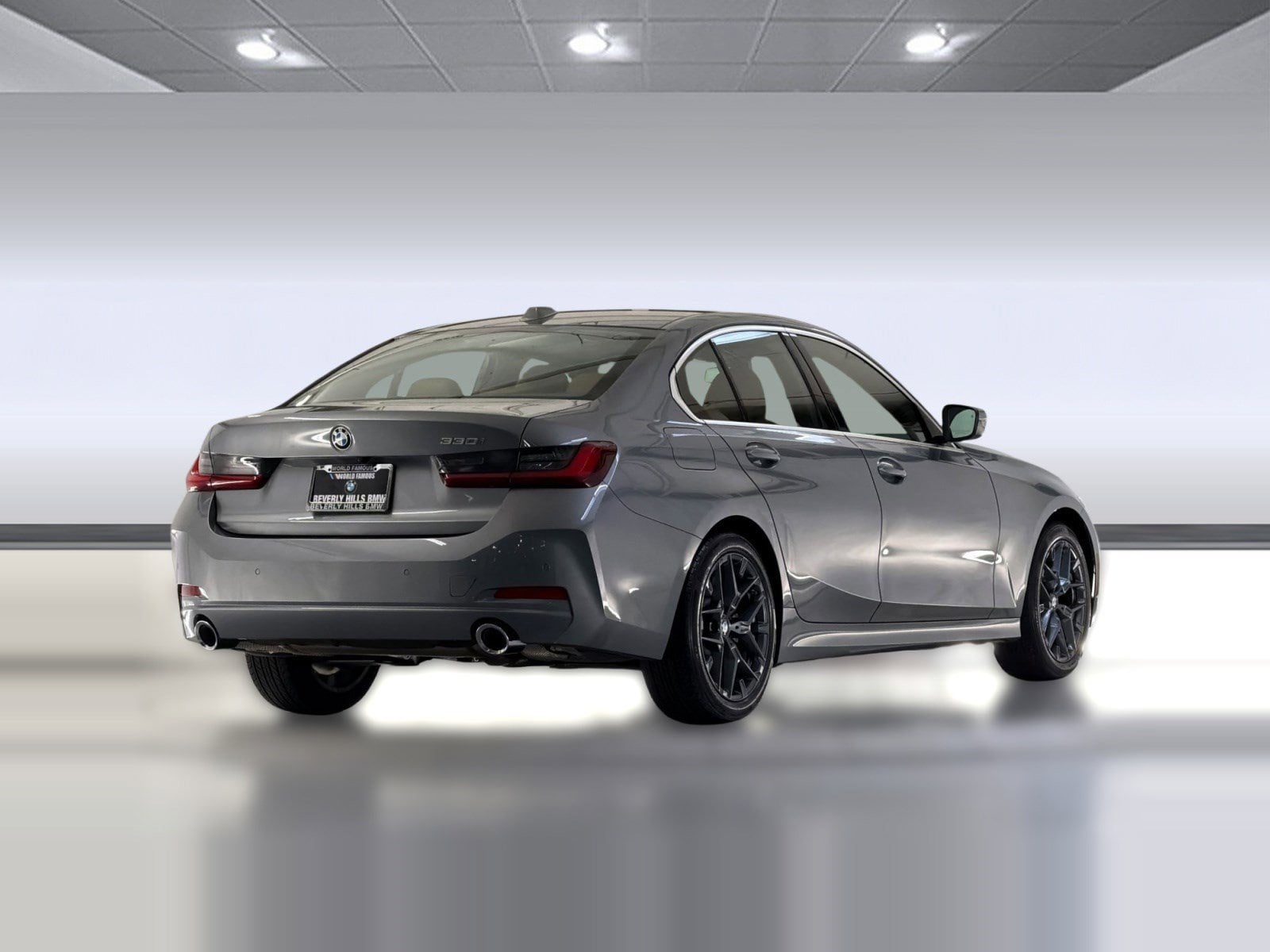 2025 BMW 330i photo 3