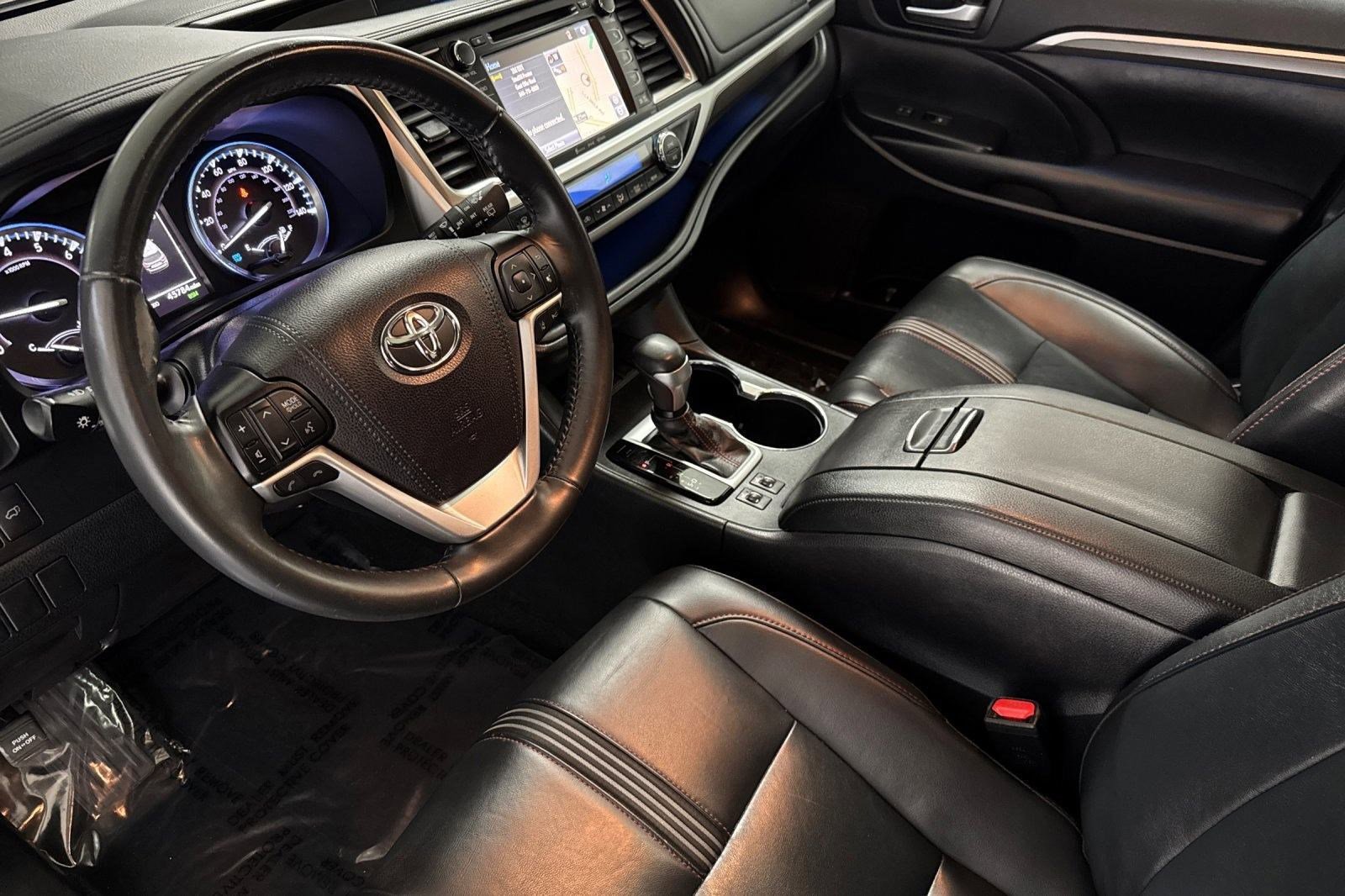 2019 Toyota Highlander SE photo 4