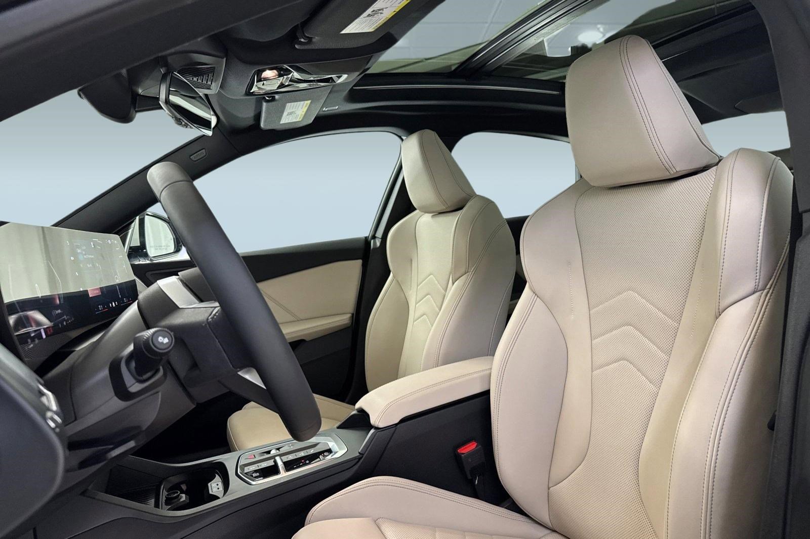 2025 BMW 228i xDrive photo 4