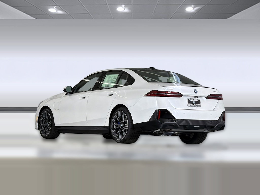 New 2027 BMW 550e xDrive Sedan