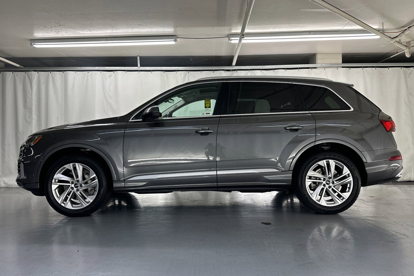 2021 Audi Q7 Premium Plus photo 2