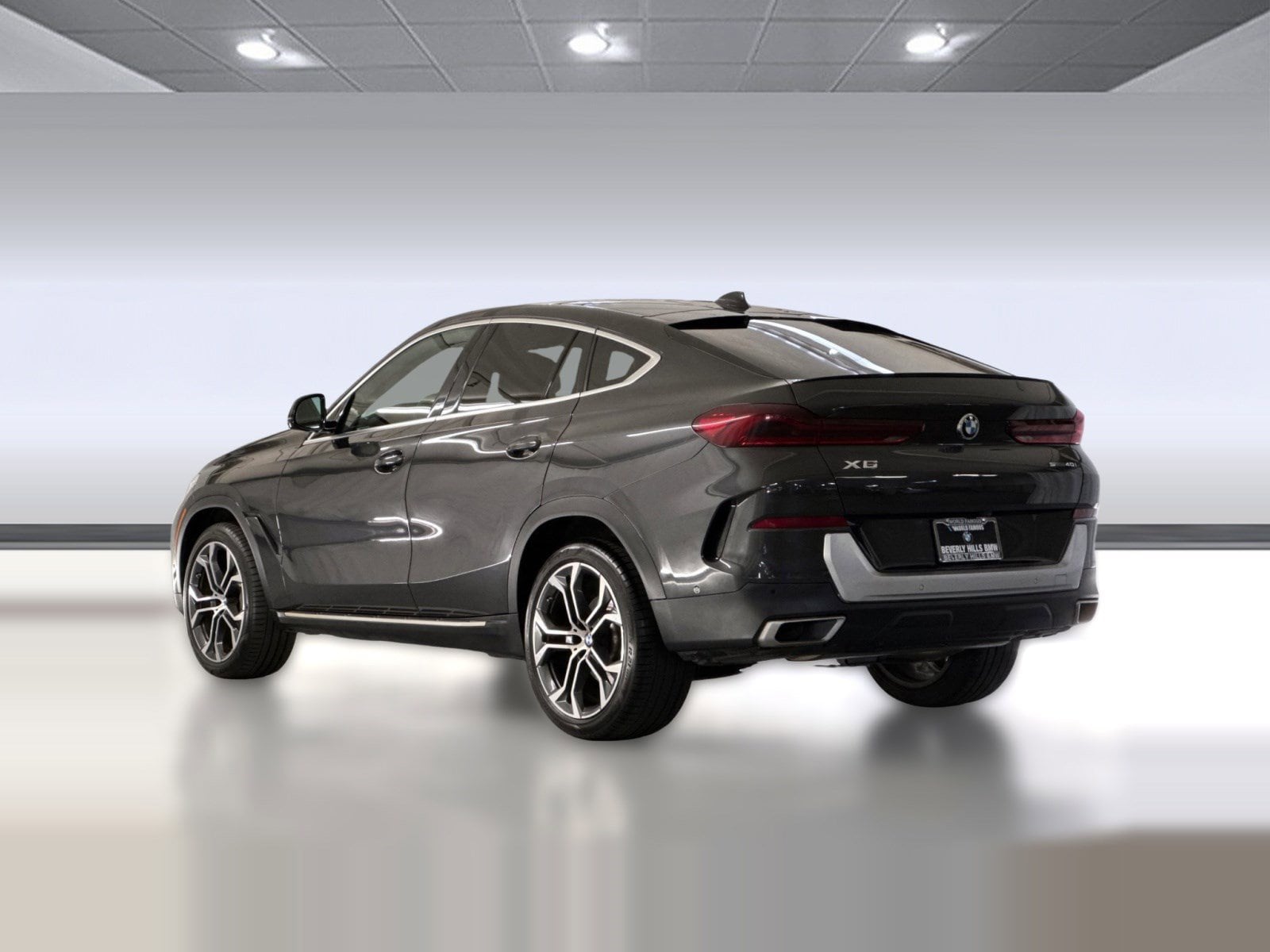 2021 BMW X6 photo 2