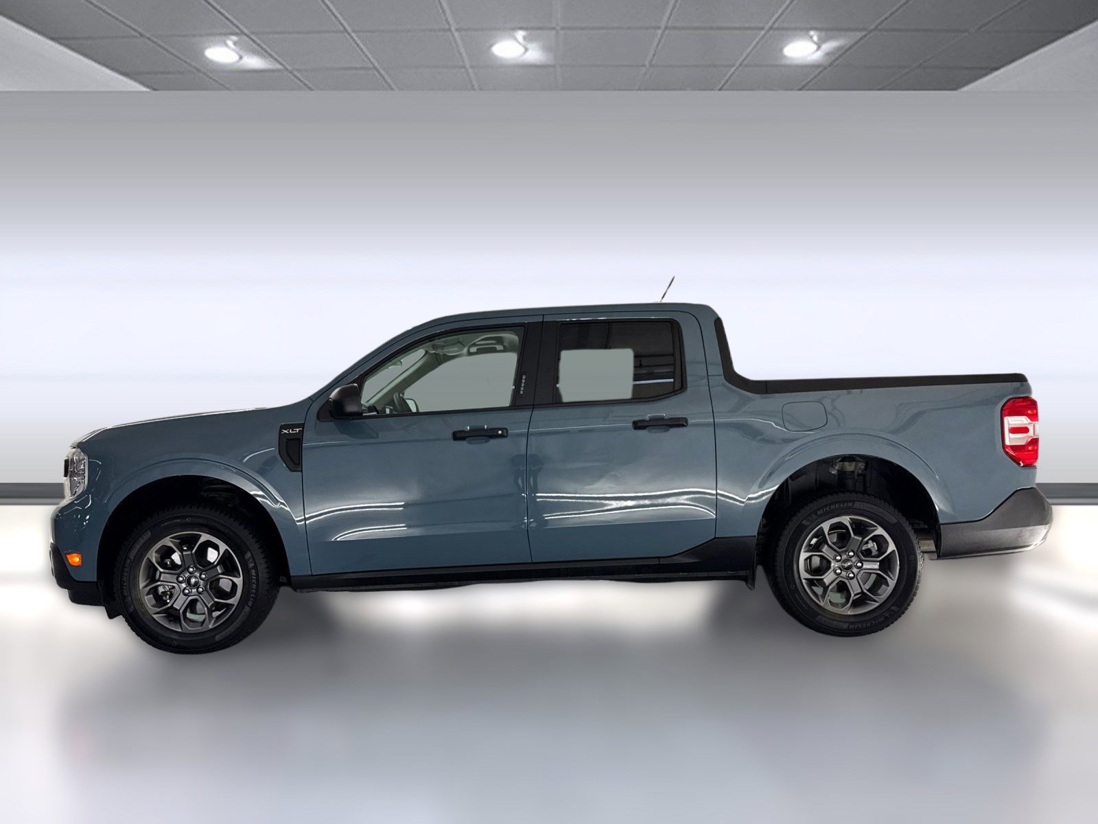 2022 Ford Maverick XLT photo 2