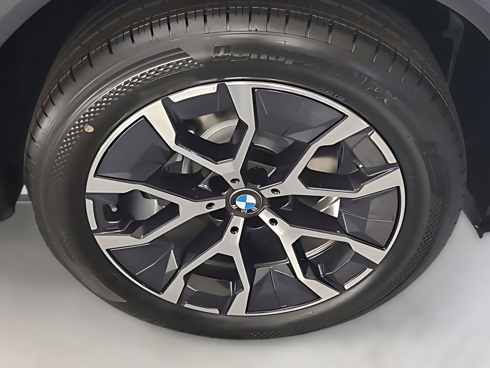 2025 BMW X3 30 xDrive photo 2