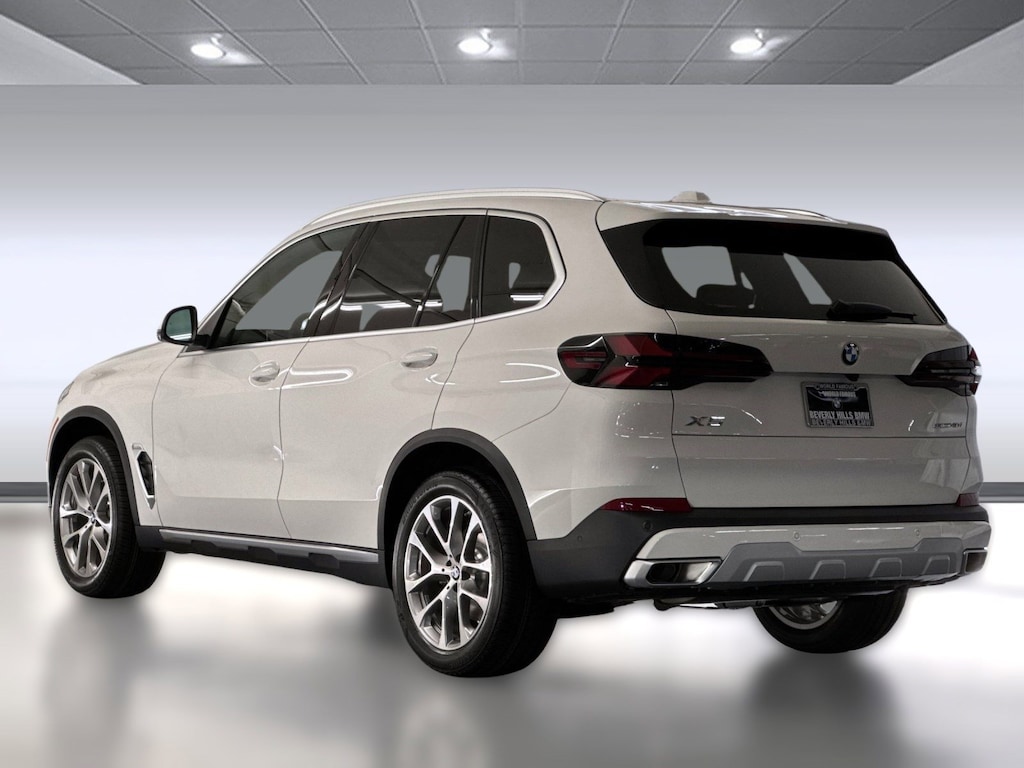 New 2026 BMW X5 sDrive40i SUV