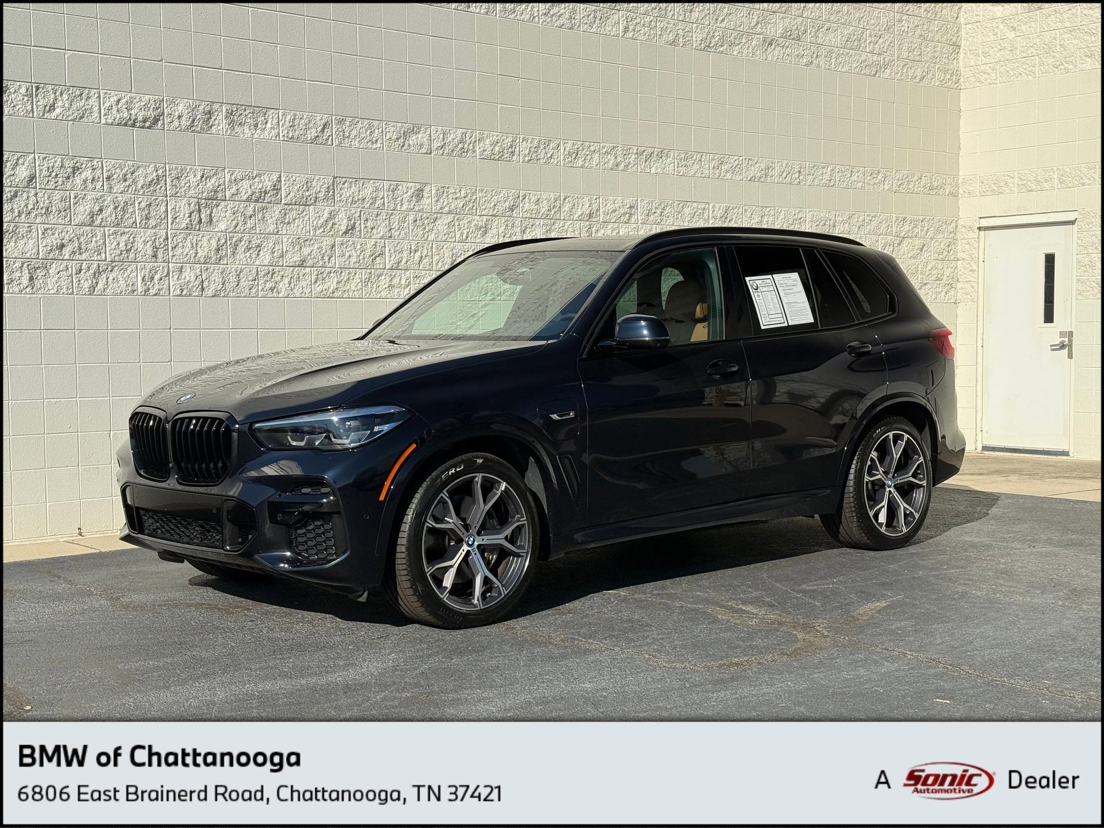 2023 BMW X5 45e's photo