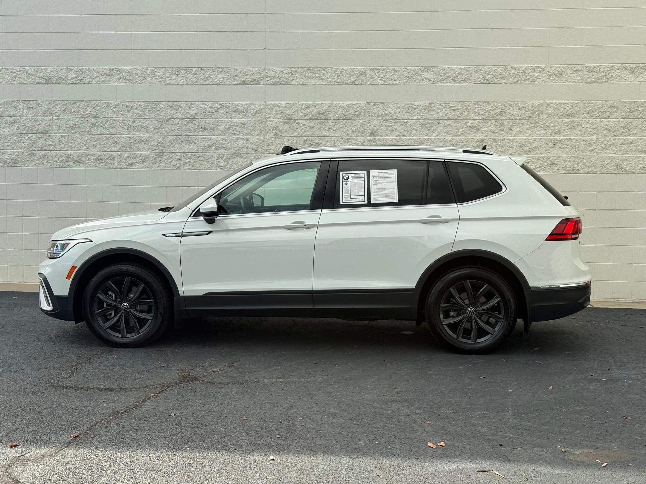 2024 Volkswagen Tiguan SE Wolfsburg Edition photo 2