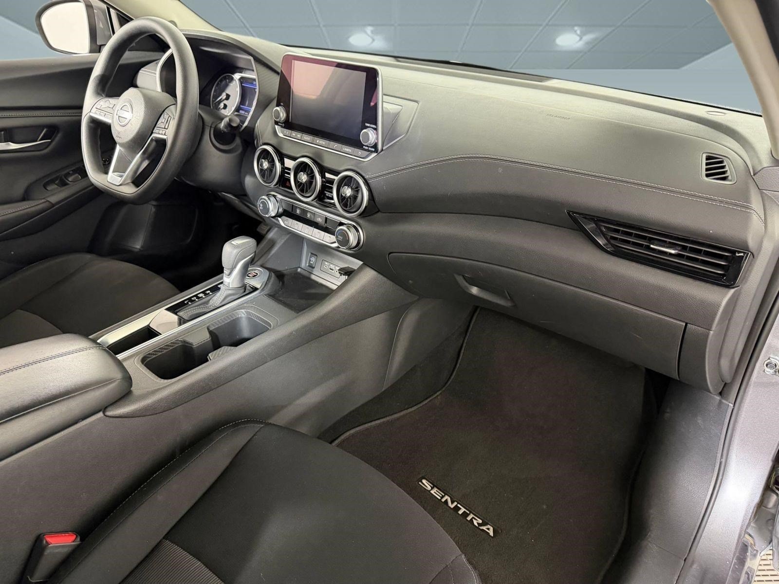 2025 Nissan Sentra SV - Photo 25