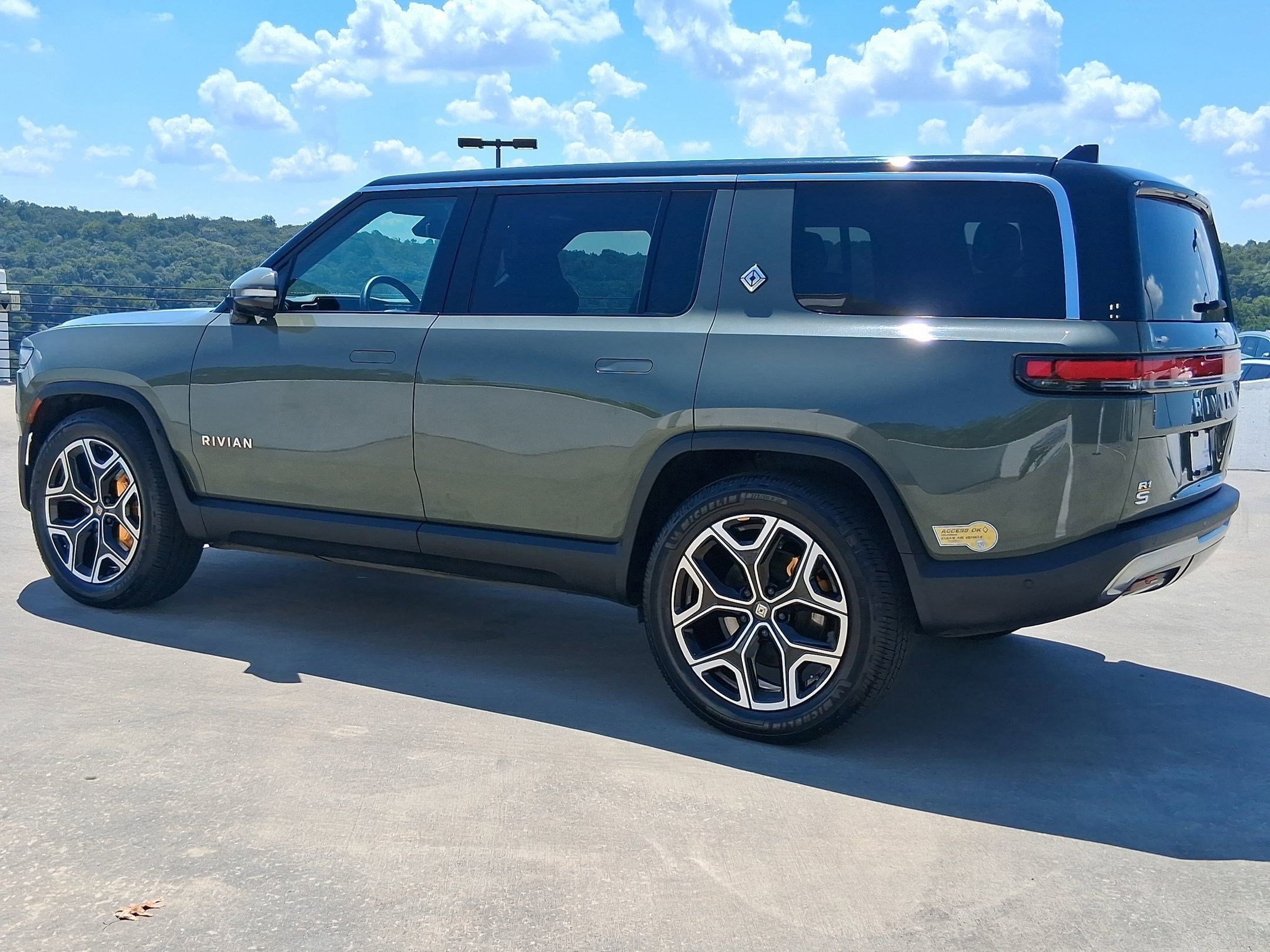 Used 2022 Rivian R1S Launch Edition with VIN 7PDSGABL7NN000338 for sale in Chattanooga, TN