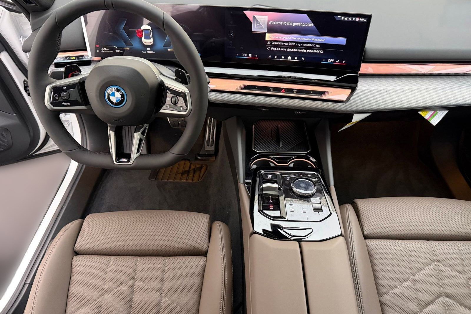 2026 BMW 5 Series 550e - Photo 24