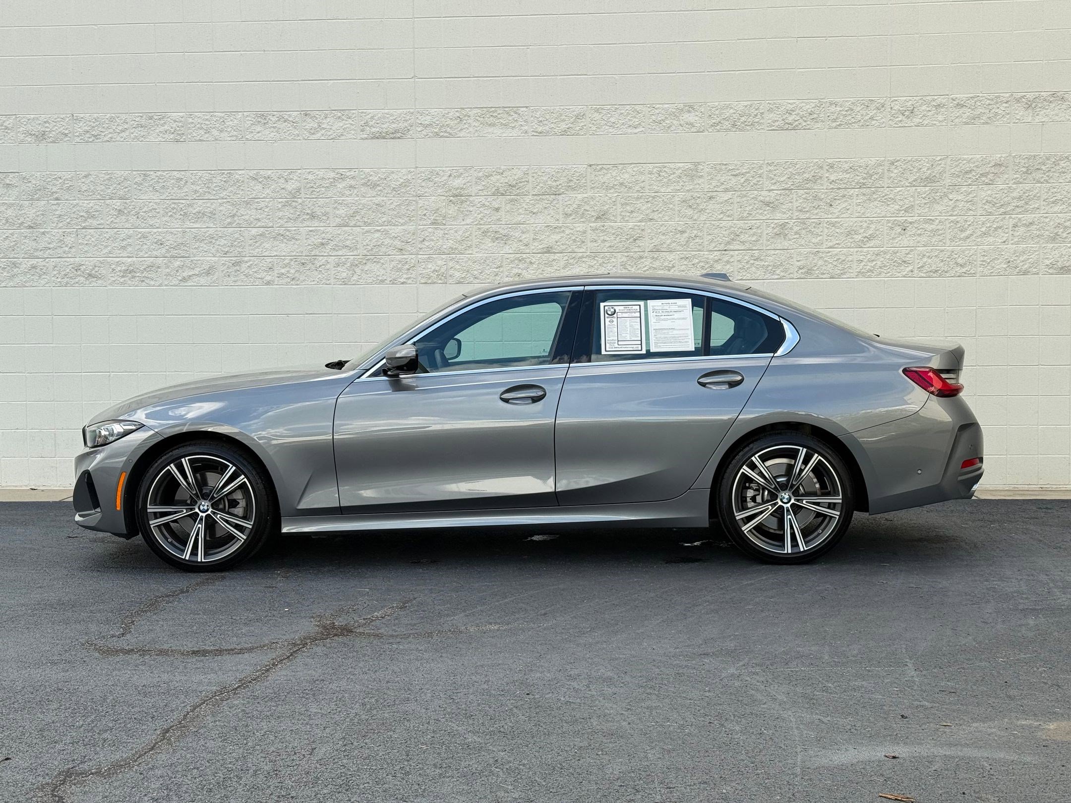 2024 Bmw 330i photo 2