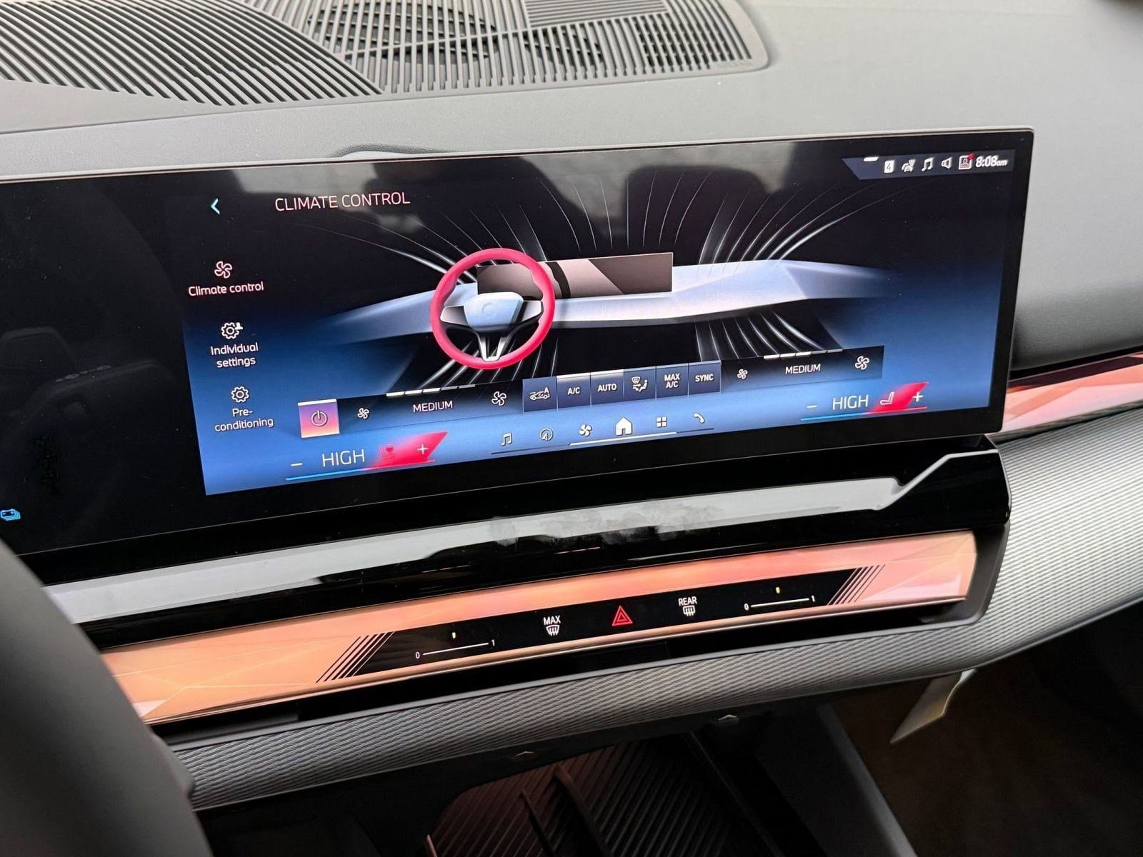 2026 BMW 5 Series 550e - Photo 27
