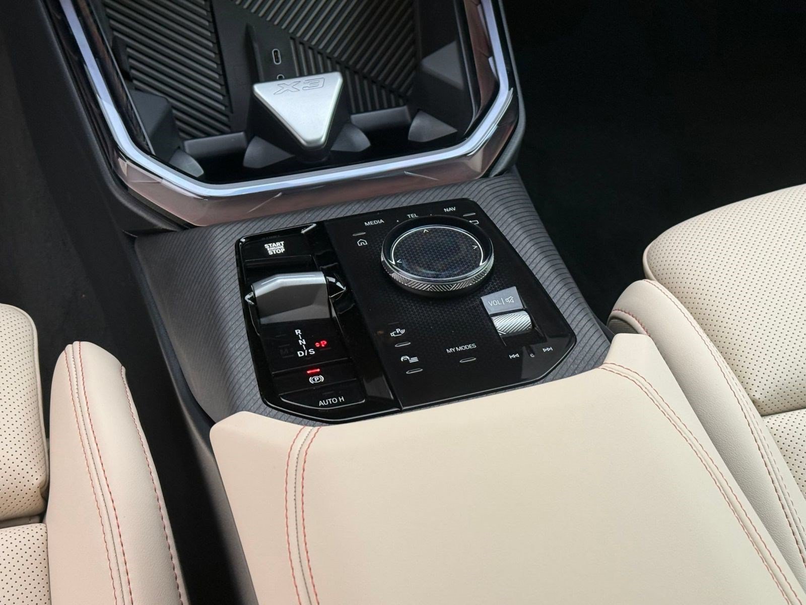 2026 BMW X3 30 - Photo 17