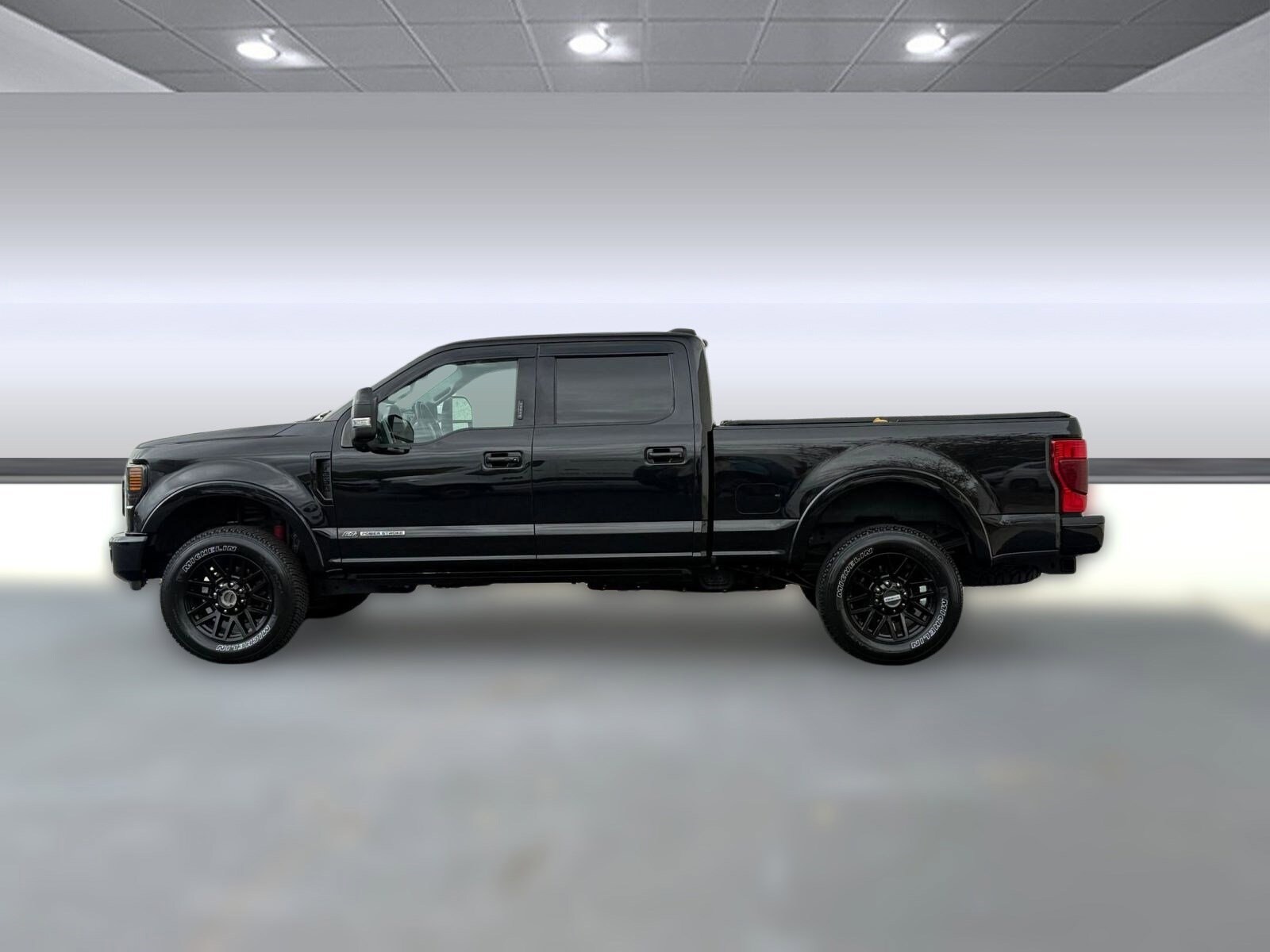 2020 Ford F-250 Lariat photo 2