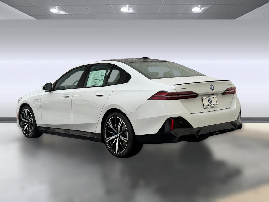 New 2026 BMW 550e xDrive Sedan