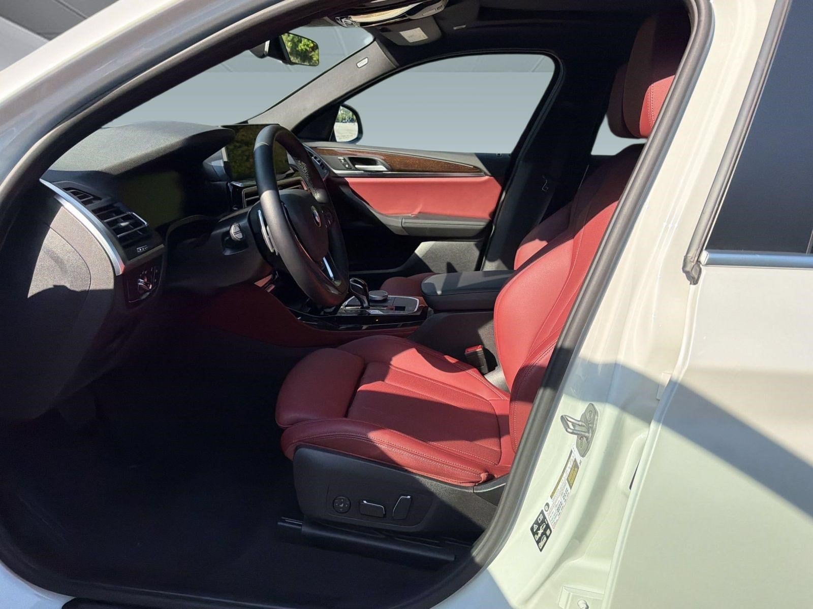2025 BMW X4 SUV