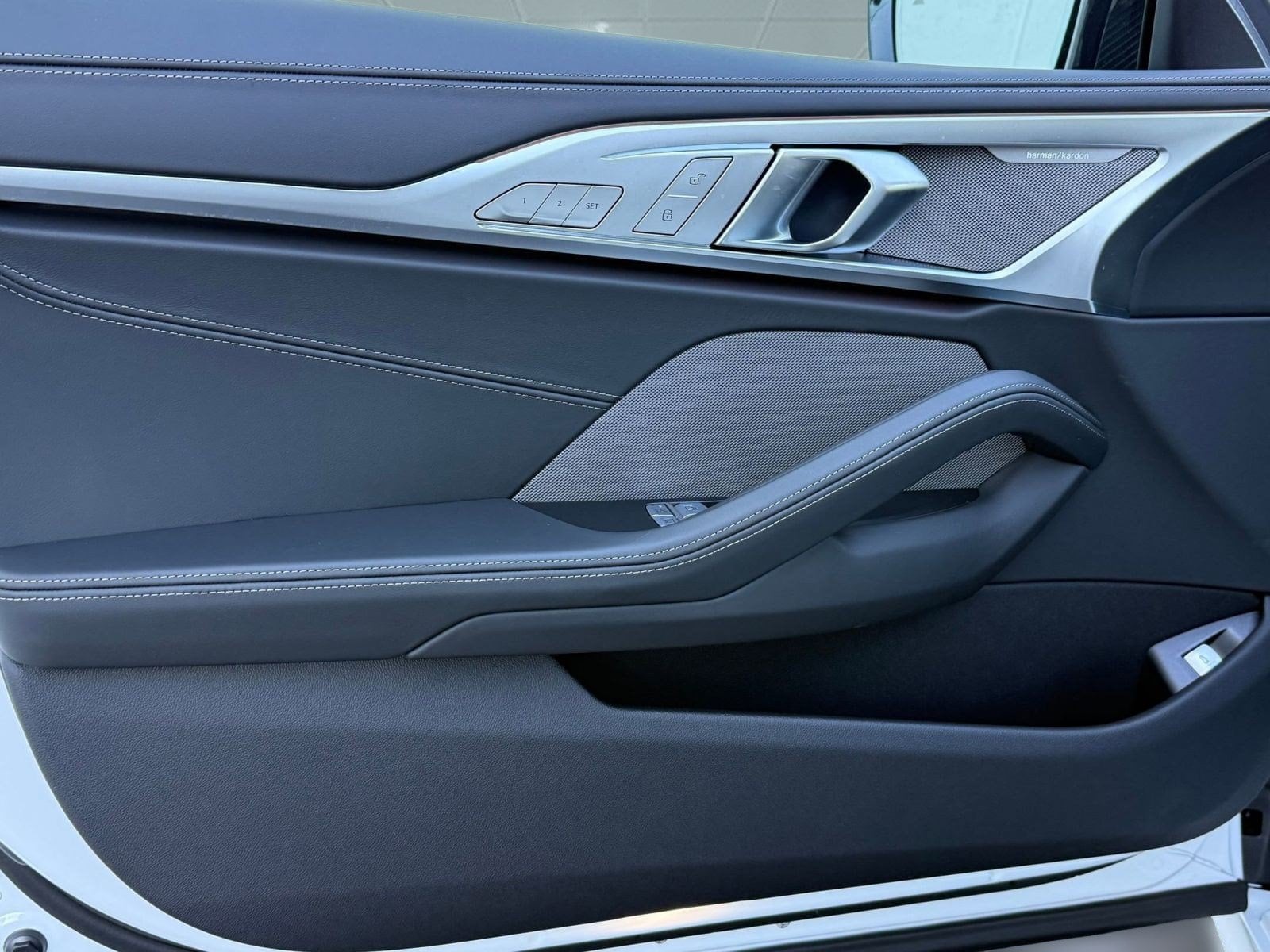 2026 BMW 8 Series M850i - Photo 11