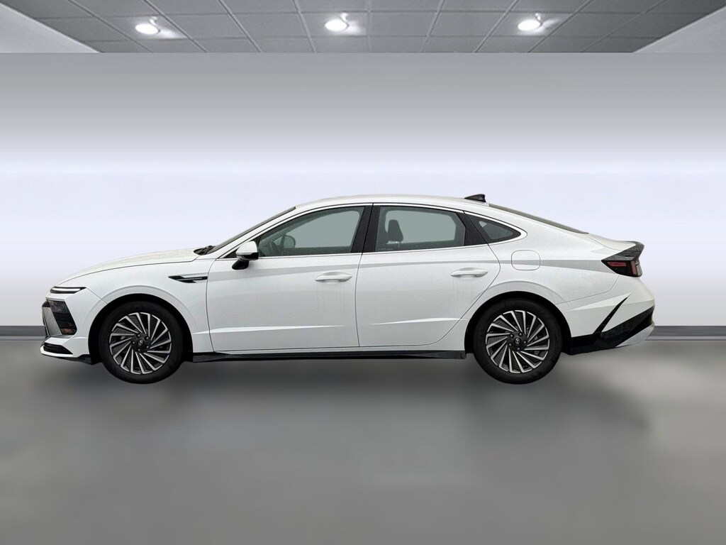 Used 2024 Hyundai Sonata Hybrid SEL Sedan
