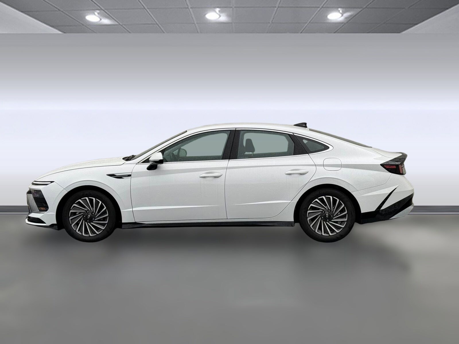 2024 Hyundai Sonata Hybrid SEL photo 2