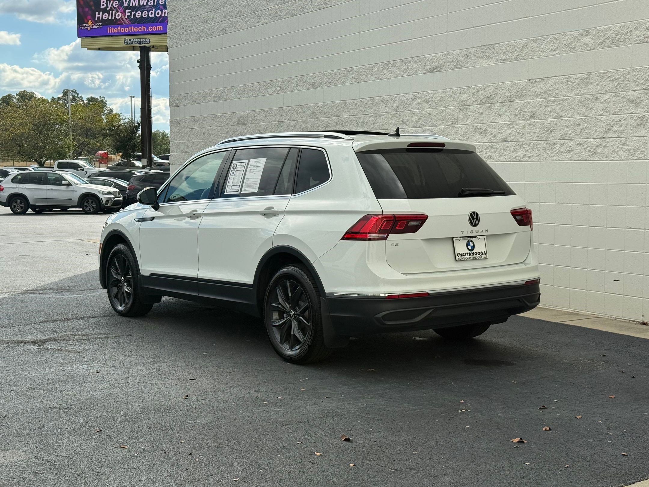 2024 Volkswagen Tiguan SE Wolfsburg Edition photo 3