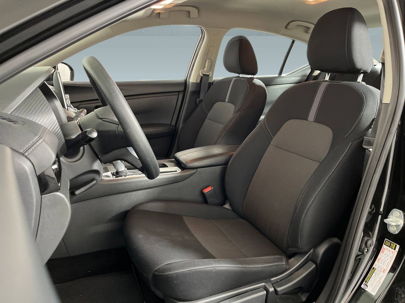 2023 Nissan Sentra SV photo 4