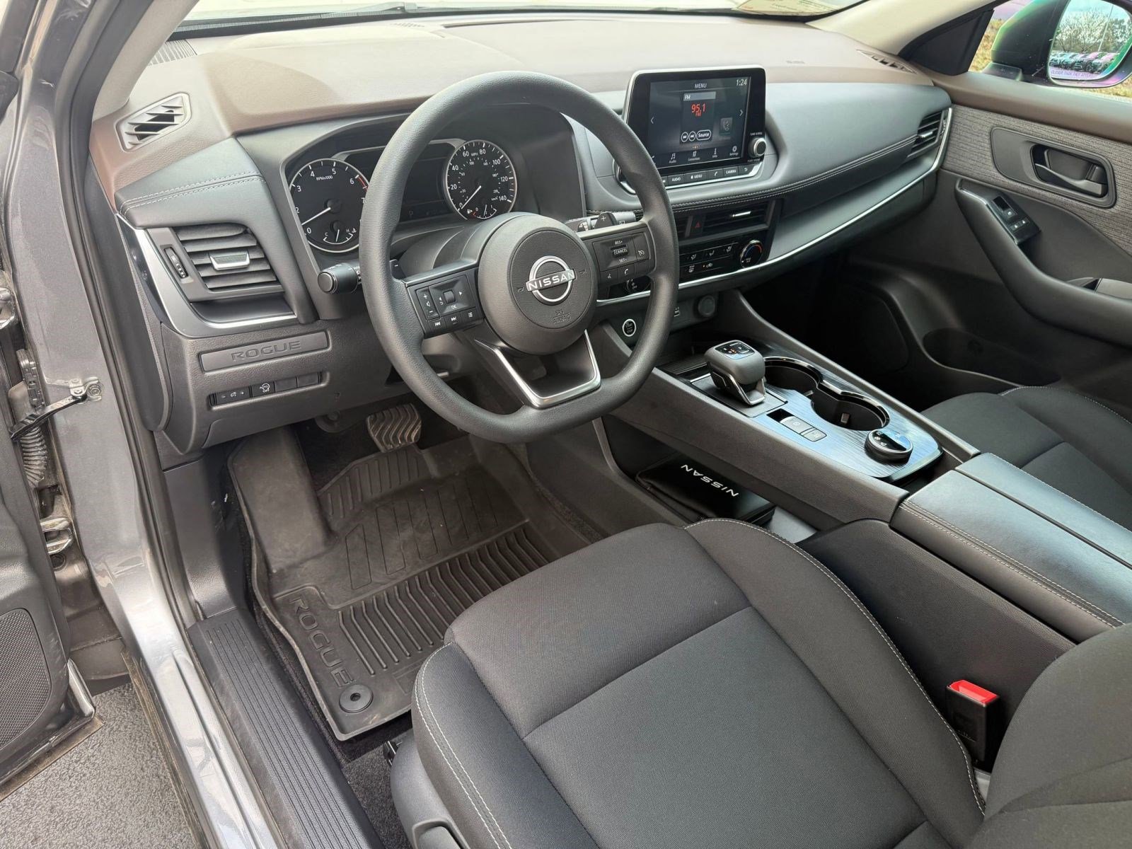 2023 Nissan Rogue S photo 3