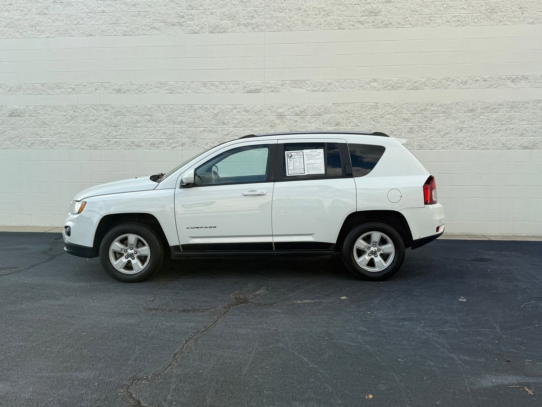 2017 Jeep Compass Latitude photo 2