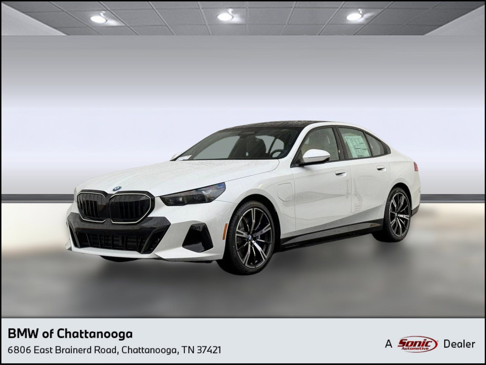 2026 BMW 5 Series 550e xDrive Sedan's photo