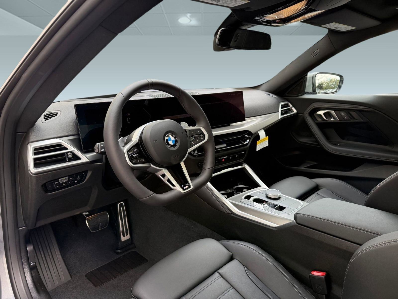 2025 Bmw 230i Coupe photo 4