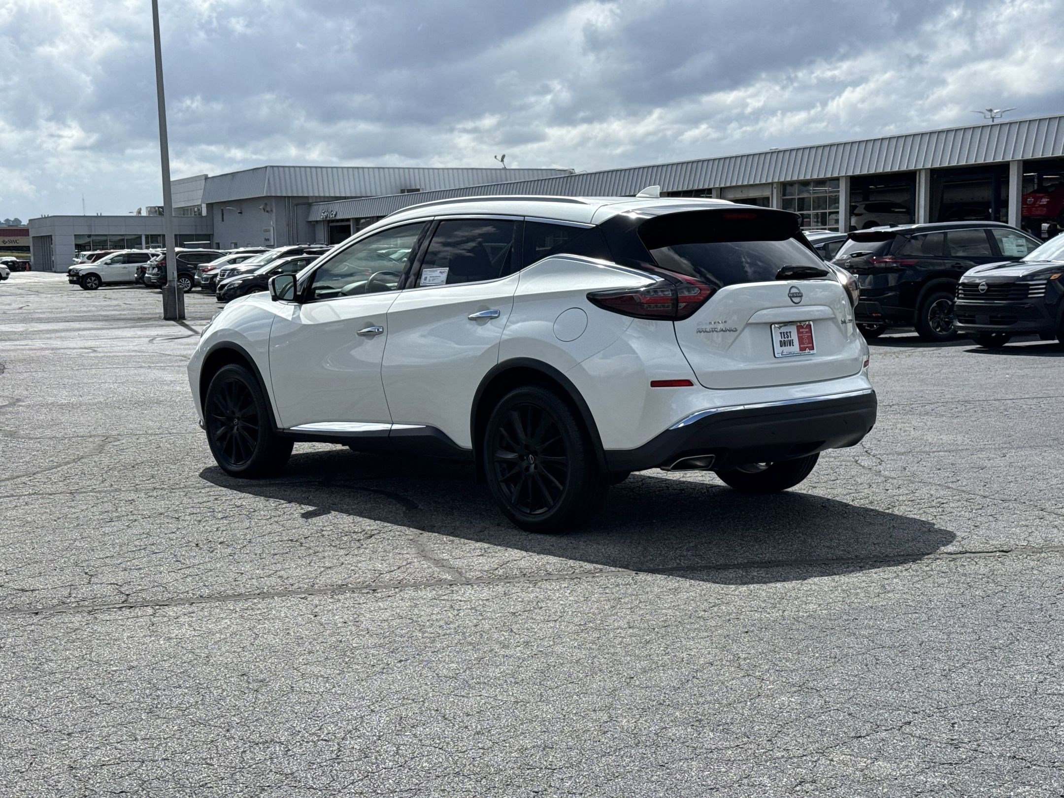 2023 Nissan Murano SL photo 3