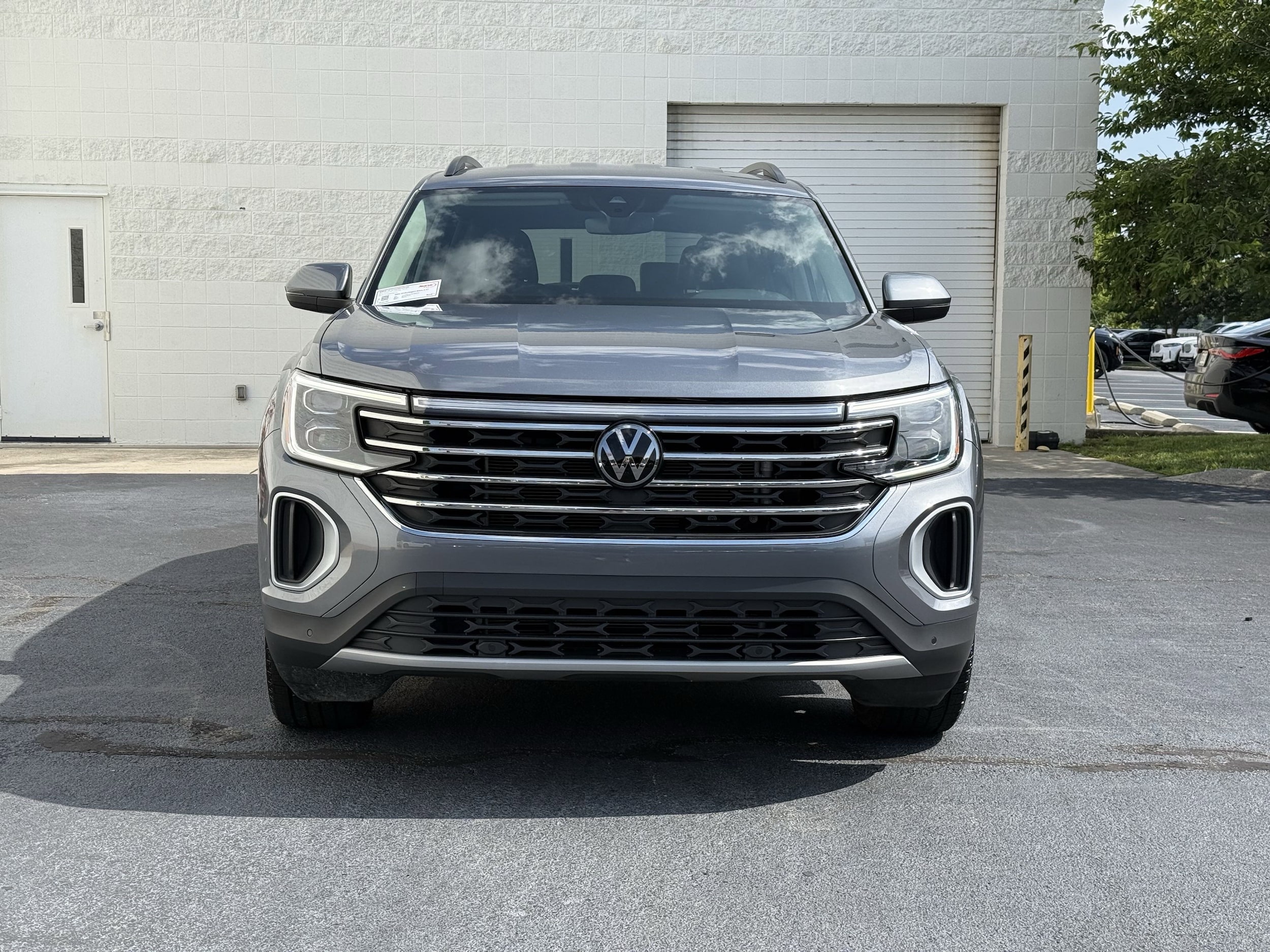 Used 2024 Volkswagen Atlas SE w/Tech with VIN 1V2WR2CA1RC536434 for sale in Chattanooga, TN