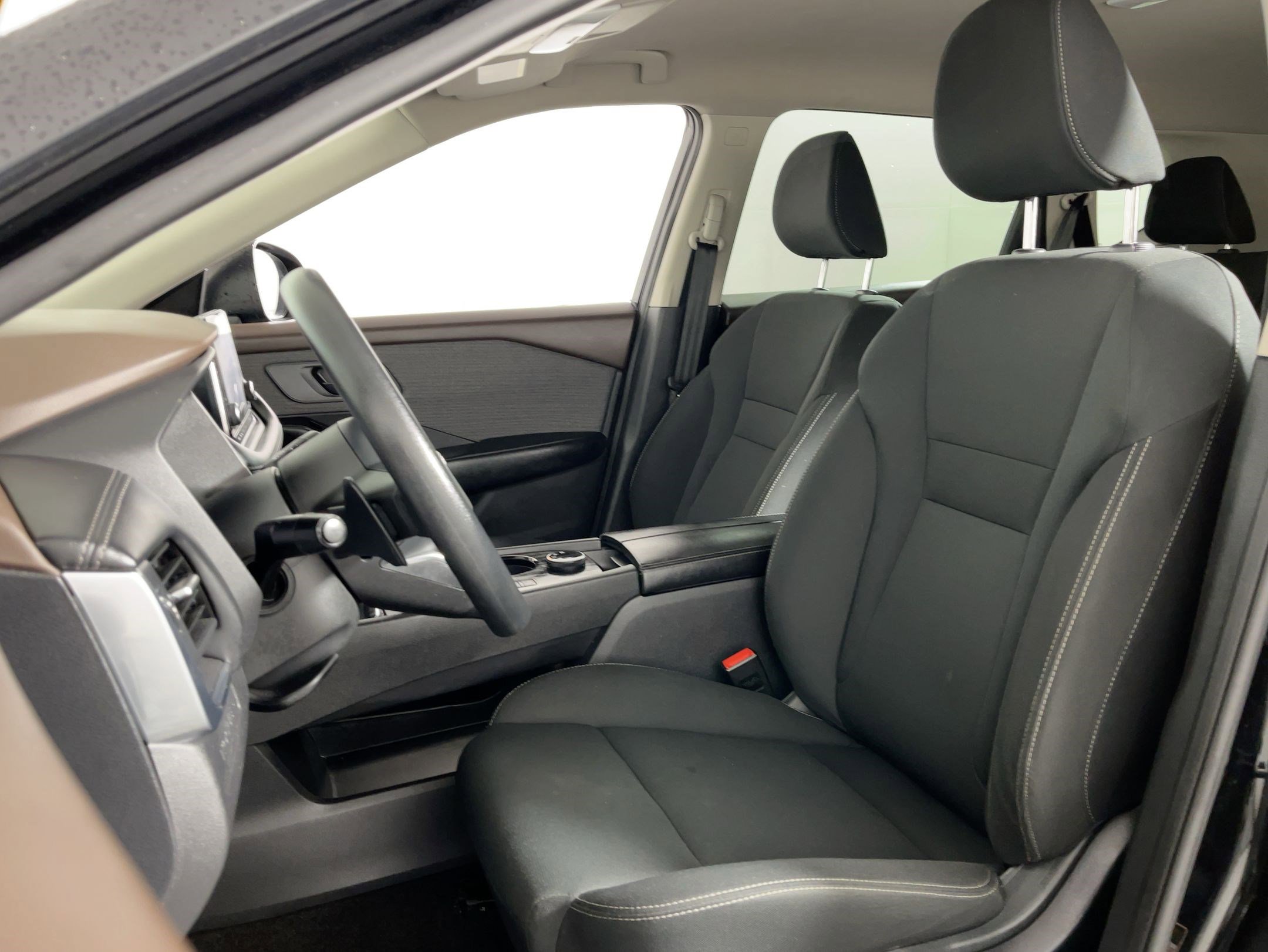 2023 Nissan Rogue S photo 2