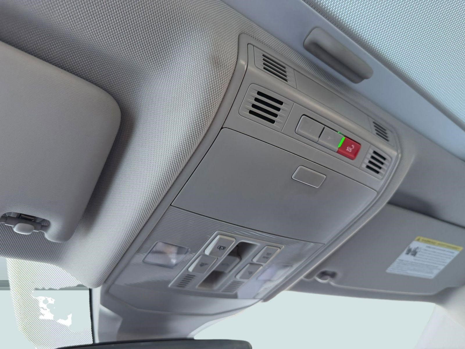2025 Volkswagen Jetta SE - Photo 18