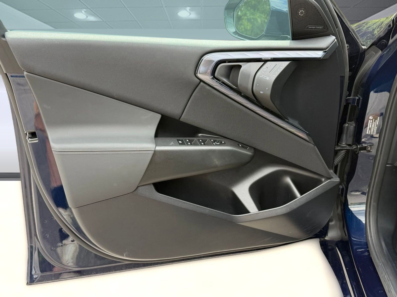 2025 BMW X3 30 - Photo 12
