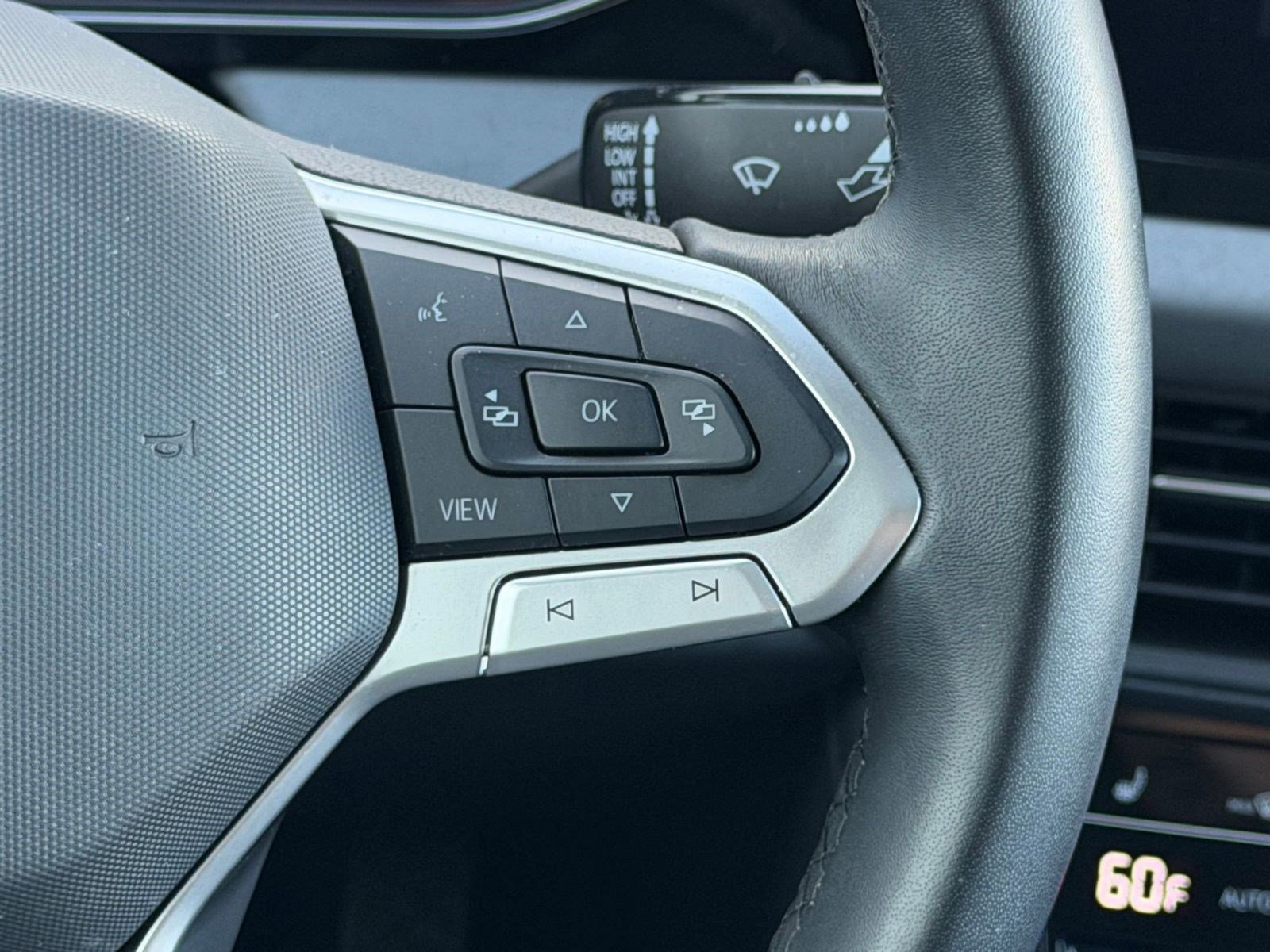 2025 Volkswagen Jetta SE - Photo 26