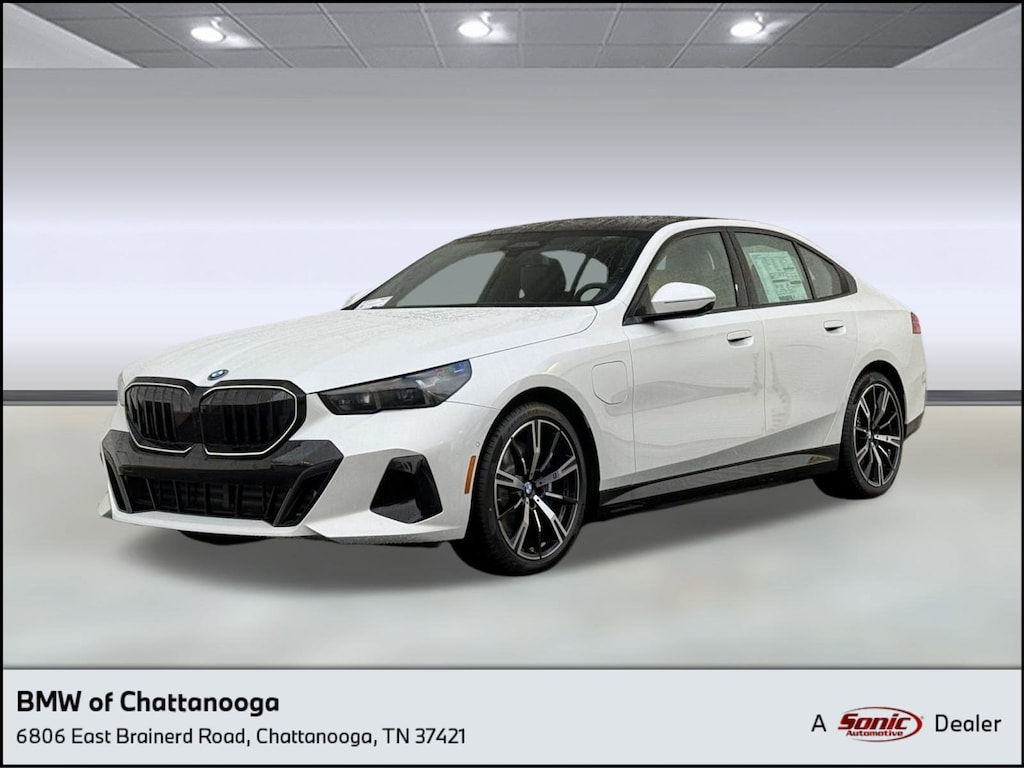 New 2026 BMW 550e xDrive Sedan