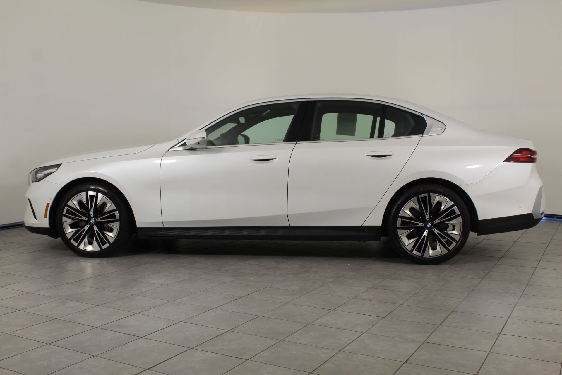 2025 Bmw 540i xDrive photo 2