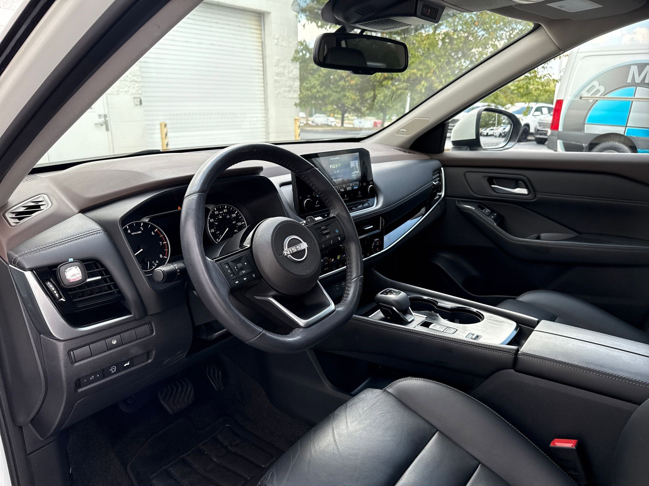 2023 Nissan Rogue SL photo 4