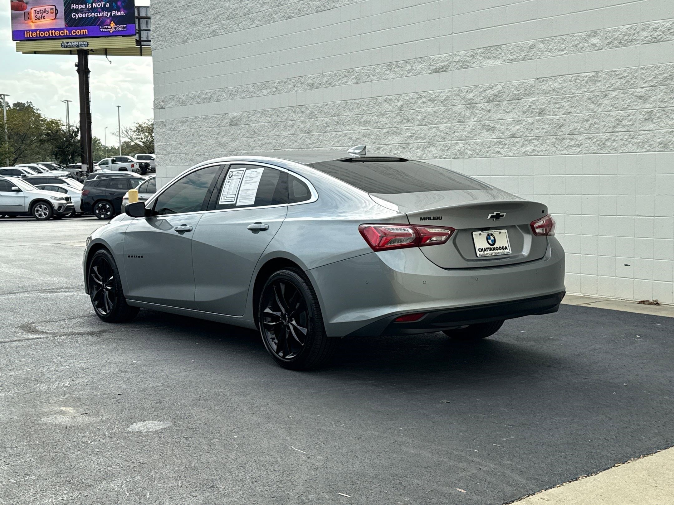 2025 Chevrolet Malibu Premier 2LT photo 3