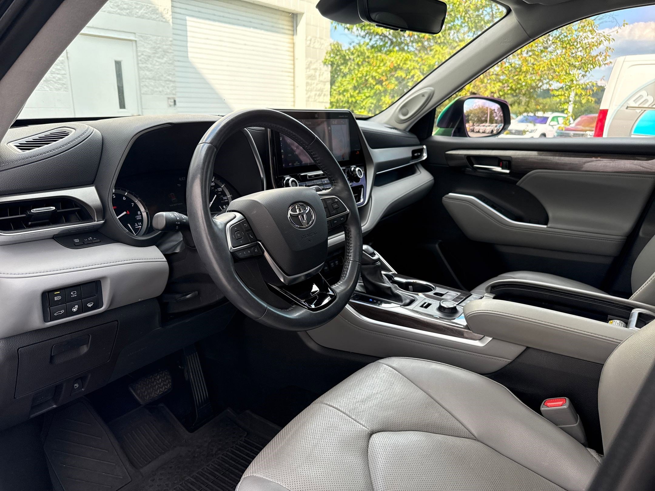 2021 Toyota Highlander Limited photo 4