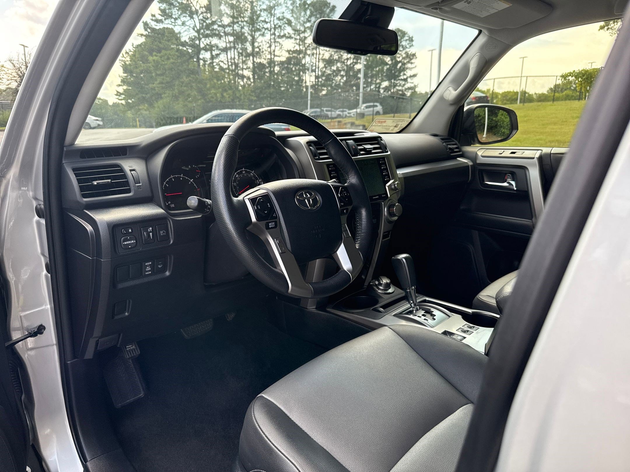2024 Toyota 4Runner SR5 Premium photo 4