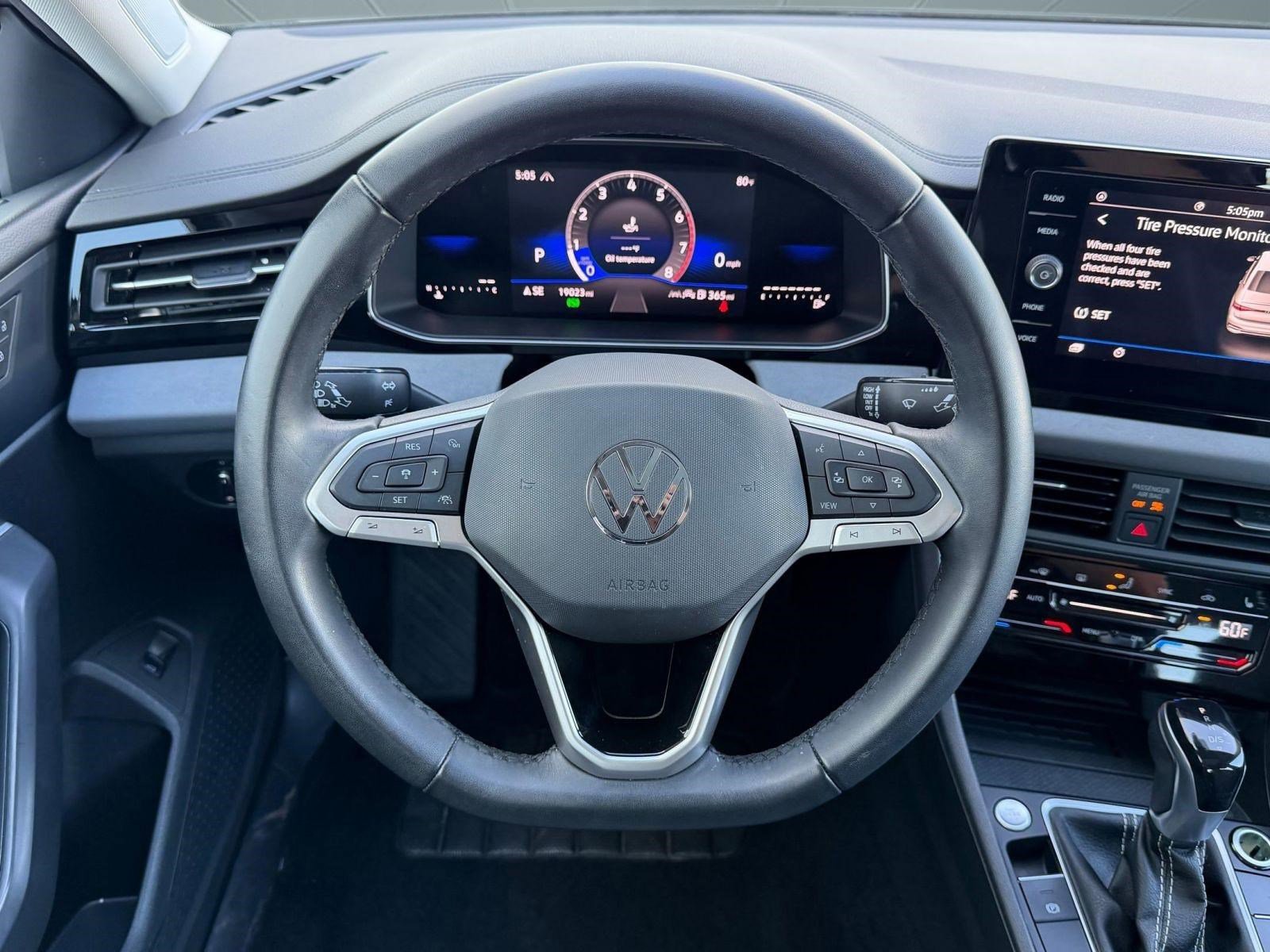 2025 Volkswagen Jetta SE - Photo 15