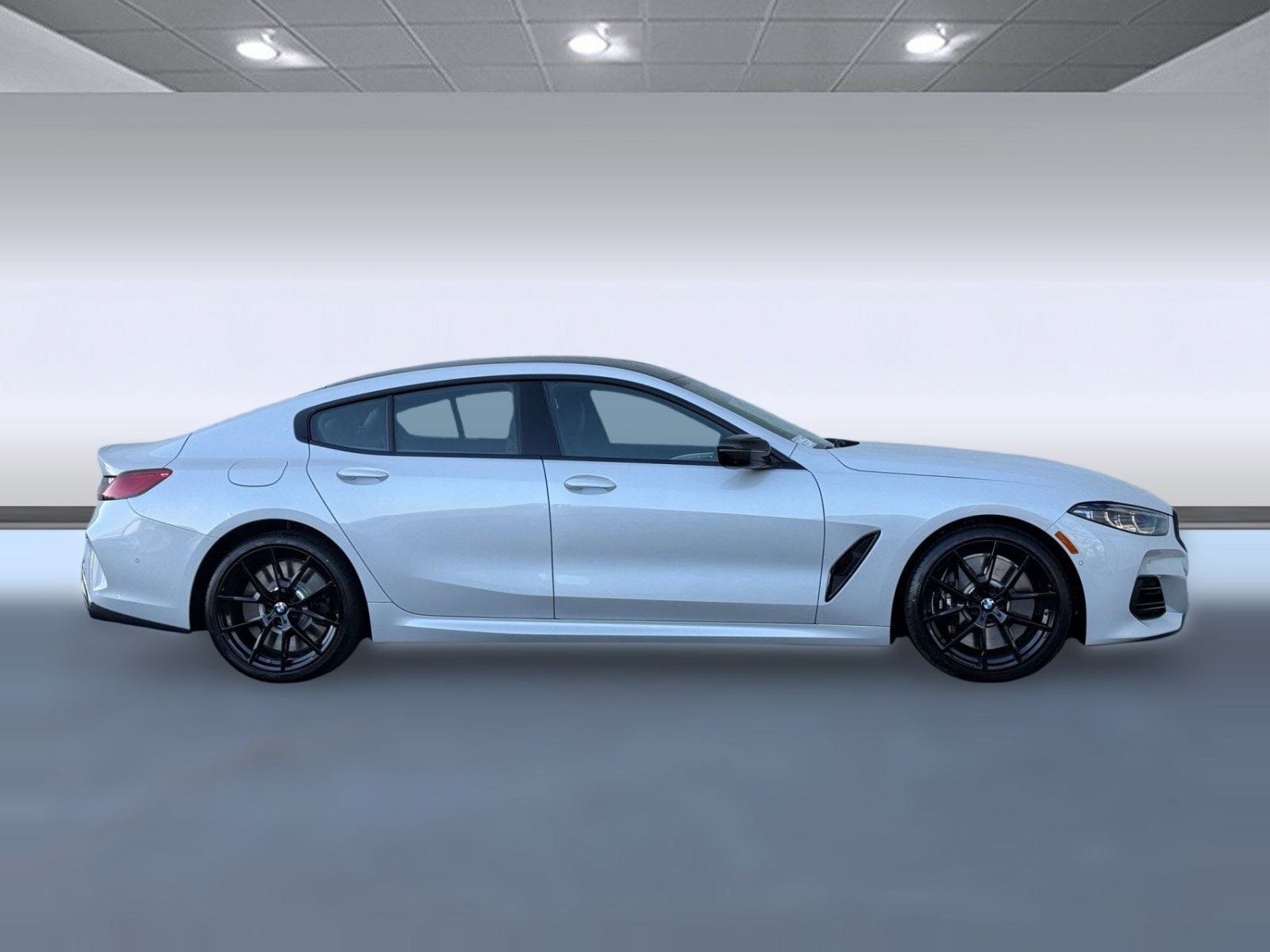 2026 BMW 8 Series M850i - Photo 7