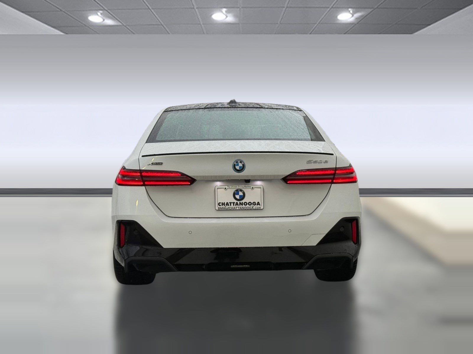 2026 BMW 5 Series 550e - Photo 9