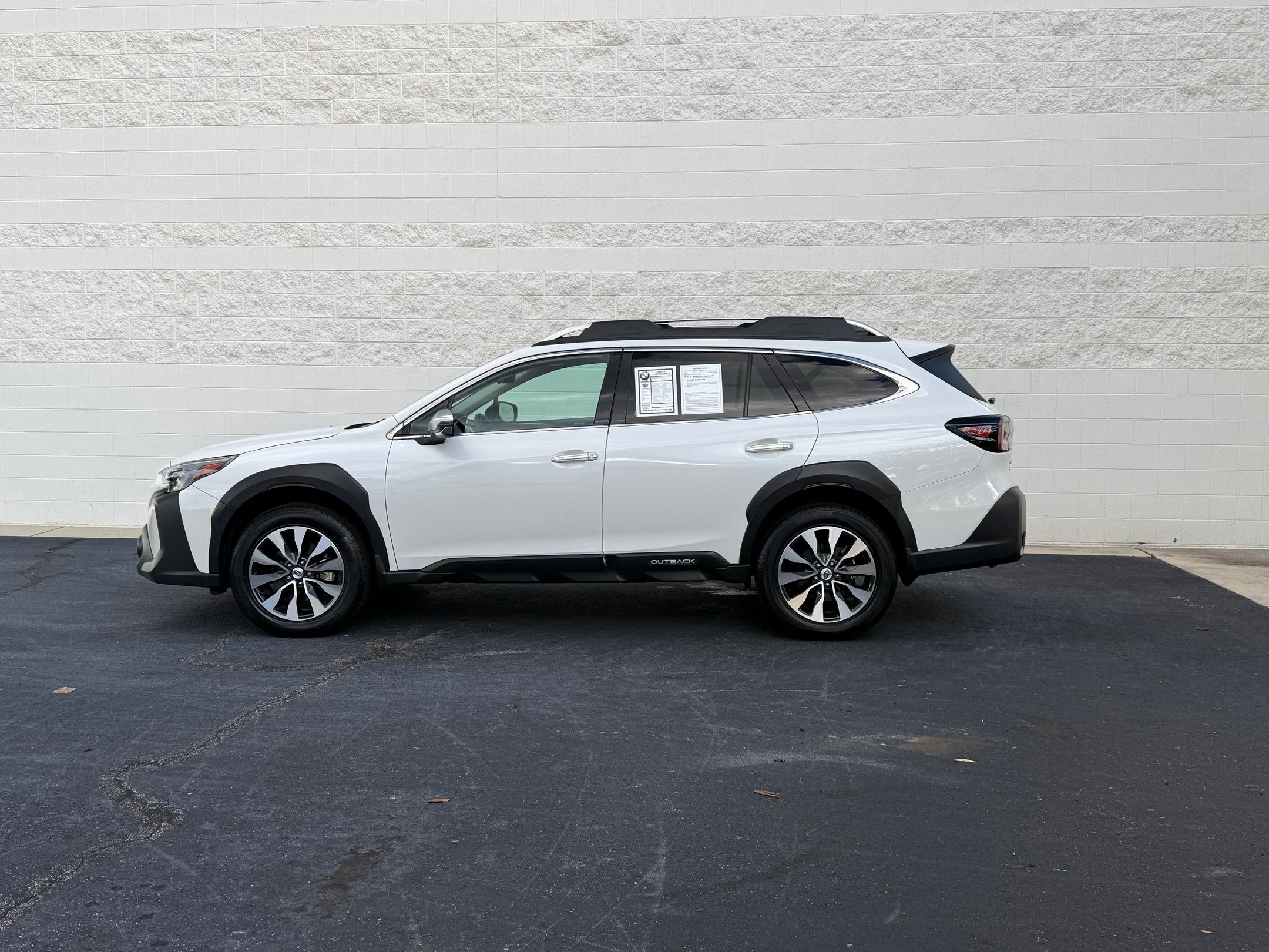 2024 Subaru Outback Touring XT photo 2