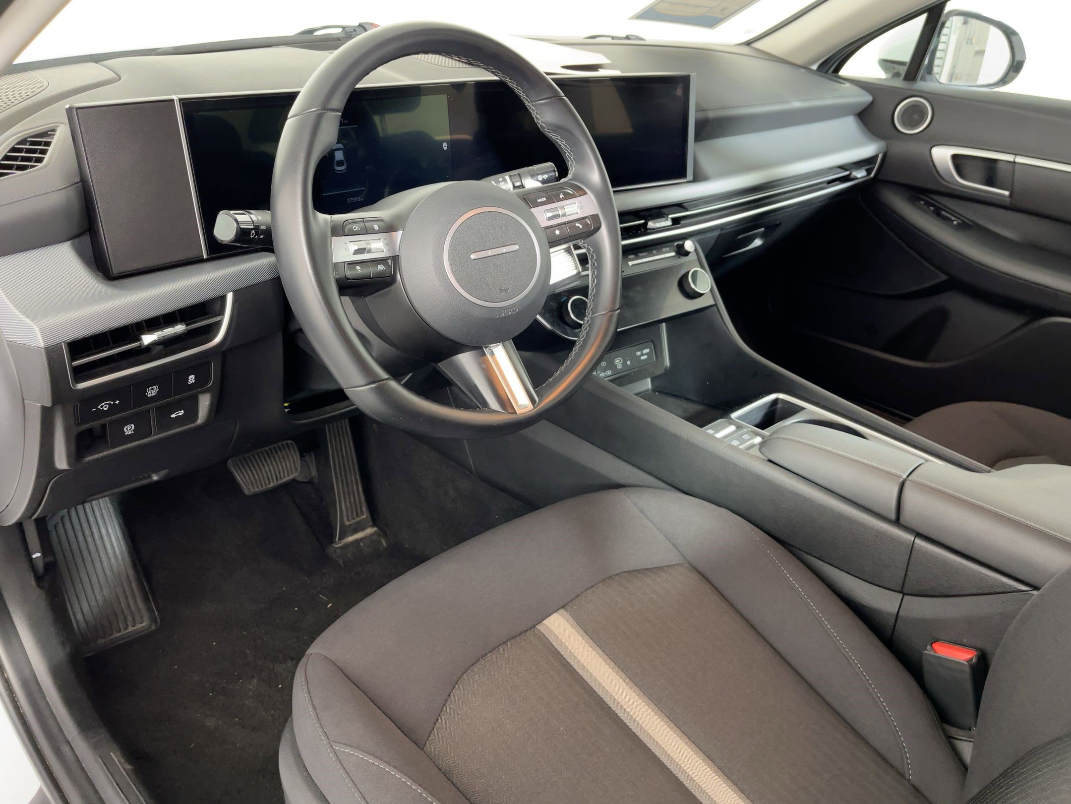 2024 Hyundai Sonata Hybrid SEL photo 3